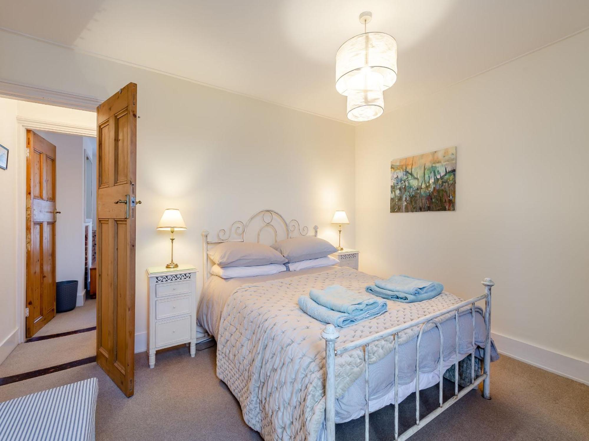 Wellspring Cottage Уитстейбъл Екстериор снимка