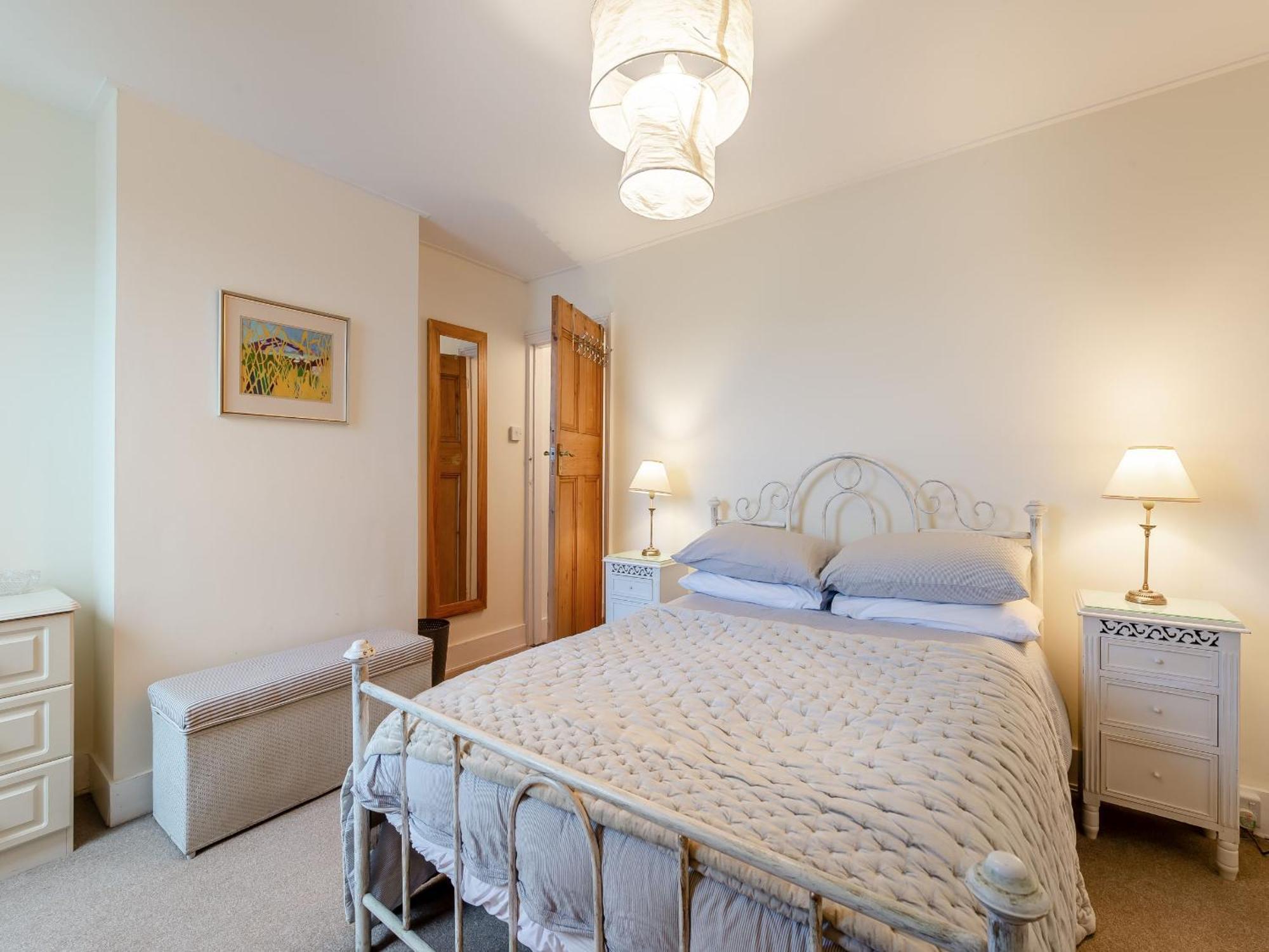 Wellspring Cottage Уитстейбъл Екстериор снимка