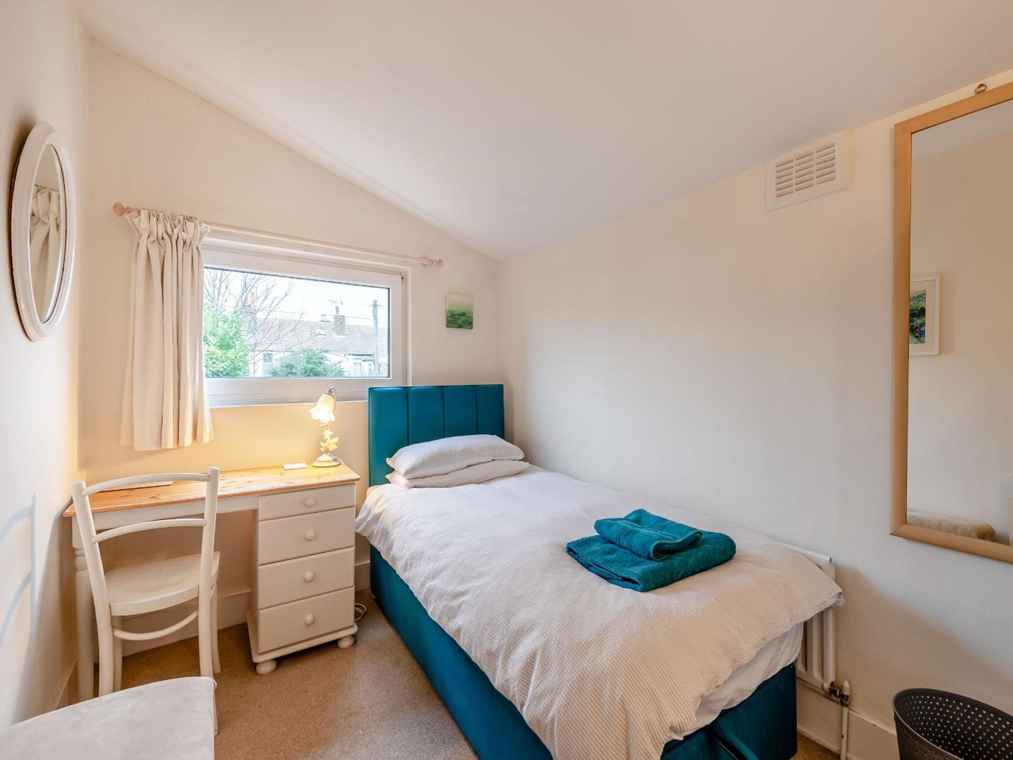 Wellspring Cottage Уитстейбъл Екстериор снимка